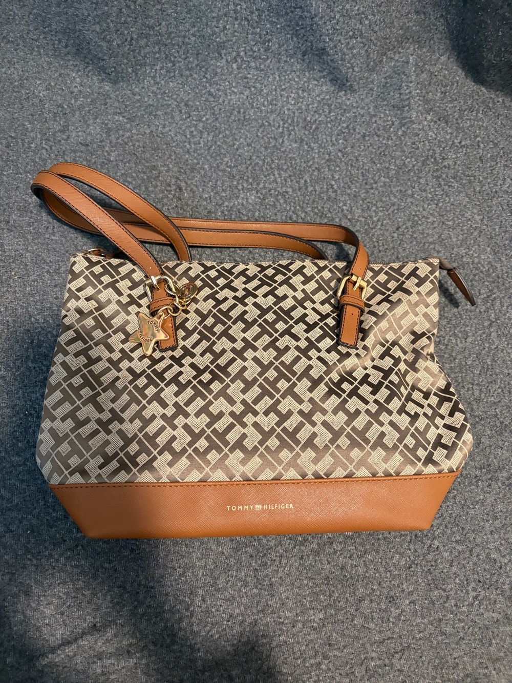 Tommy Hilfiger Brown & Tan Logo-Print Shoulder Tote